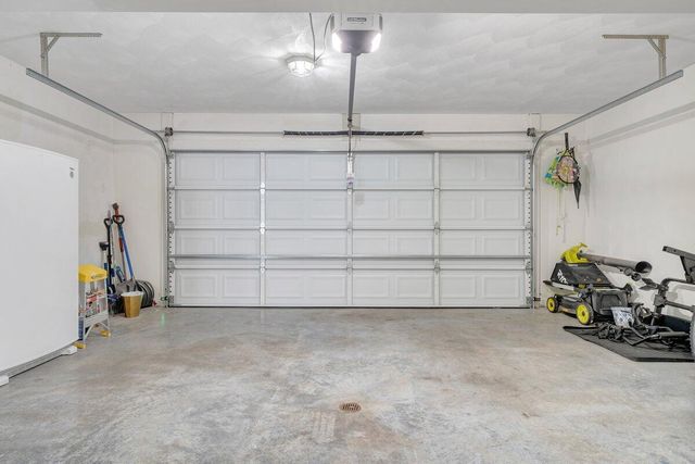 1818 High Gate LN, Salem, VA 24153