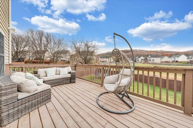 1818 High Gate LN, Salem, VA 24153