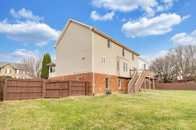 1818 High Gate LN, Salem, VA 24153