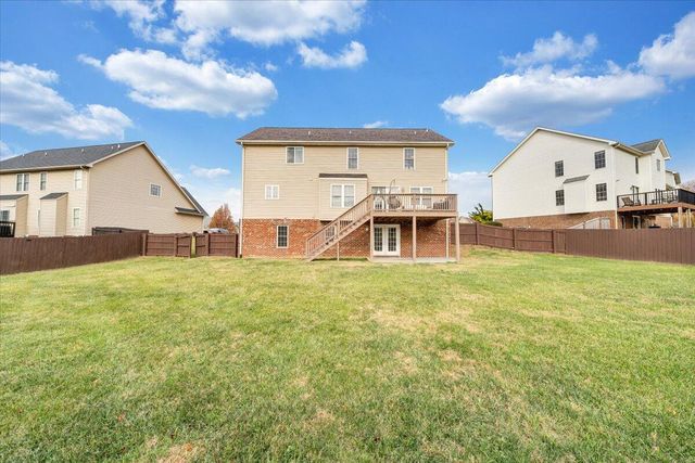 1818 High Gate LN, Salem, VA 24153