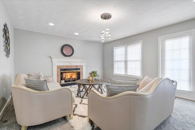 1818 High Gate LN, Salem, VA 24153