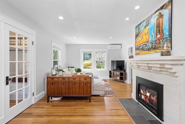 270 Elm St, Walpole, MA 02081