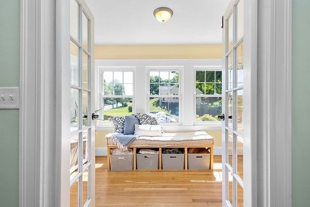 270 Elm St, Walpole, MA 02081