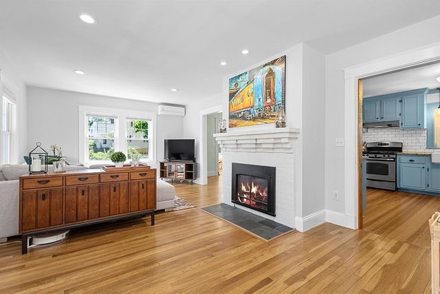 270 Elm St, Walpole, MA 02081