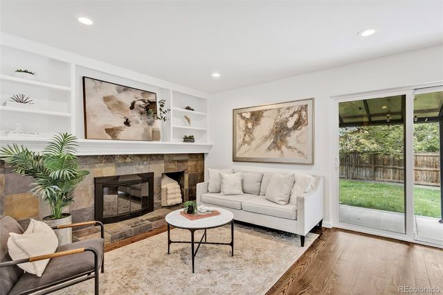 7926 S Roslyn Way, Englewood, CO 80112