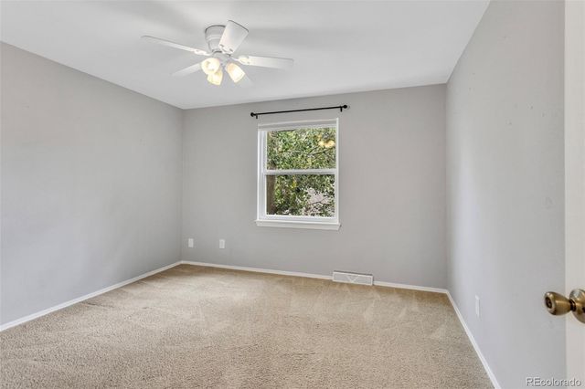 7926 S Roslyn Way, Englewood, CO 80112