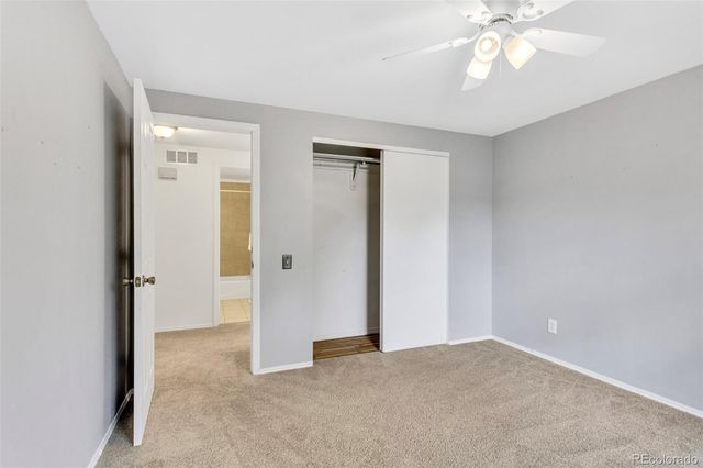 7926 S Roslyn Way, Englewood, CO 80112