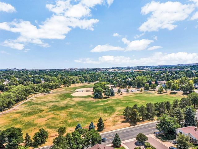 7926 S Roslyn Way, Englewood, CO 80112