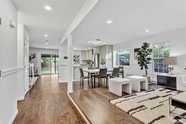 7926 S Roslyn Way, Englewood, CO 80112