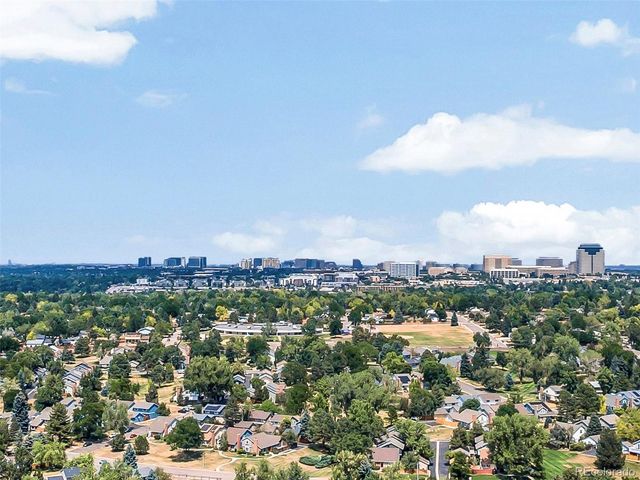 7926 S Roslyn Way, Englewood, CO 80112