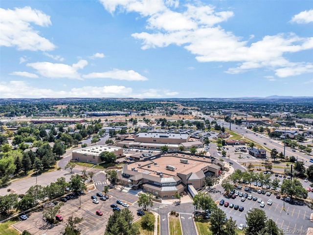 7926 S Roslyn Way, Englewood, CO 80112