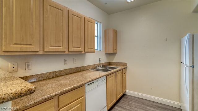 8000 BADURA Avenue 1137, Las Vegas, NV 89113