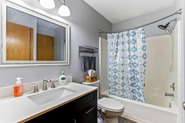 11831 Kerry Street NW, Coon Rapids, MN 55433