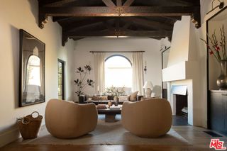 5308 Hillcrest Drive, Los Angeles, CA 90043