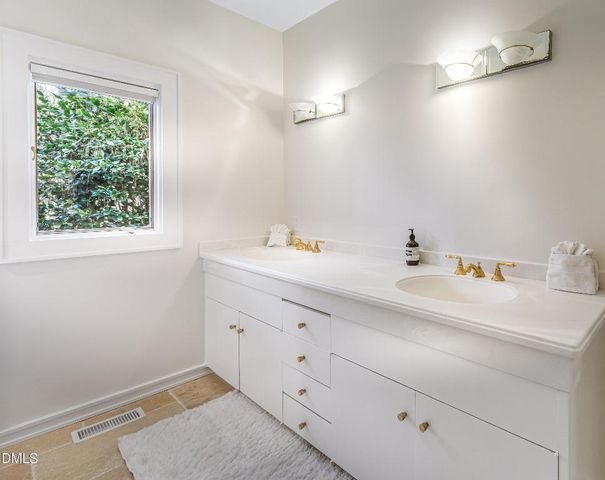 177 Cross Country Lane, Southern Pines, NC 28387