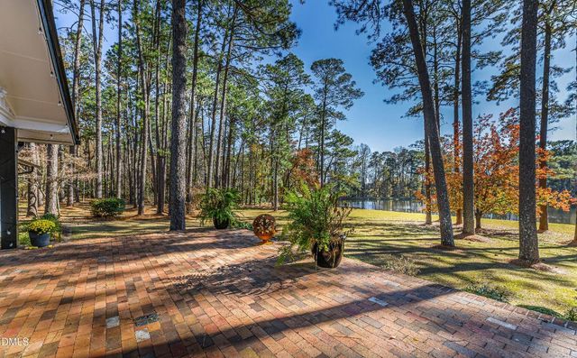 177 Cross Country Lane, Southern Pines, NC 28387