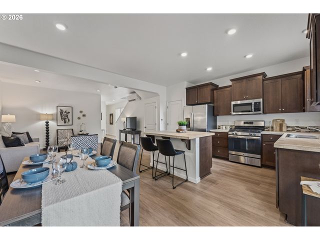 21662 Sw BERKSHIRE Ter, Sherwood, OR 97140