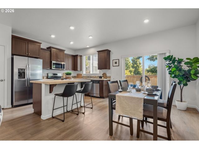 21662 Sw BERKSHIRE Ter, Sherwood, OR 97140