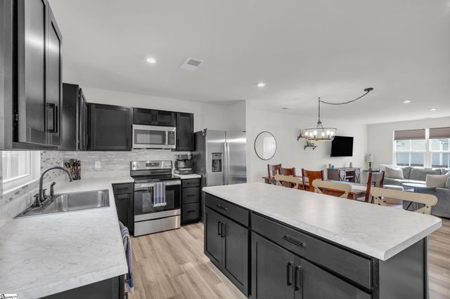 239 Burr Oak Lane, Piedmont, SC 29673