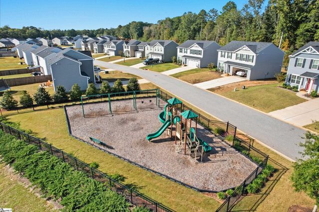 239 Burr Oak Lane, Piedmont, SC 29673