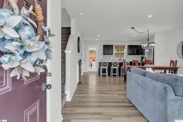 239 Burr Oak Lane, Piedmont, SC 29673