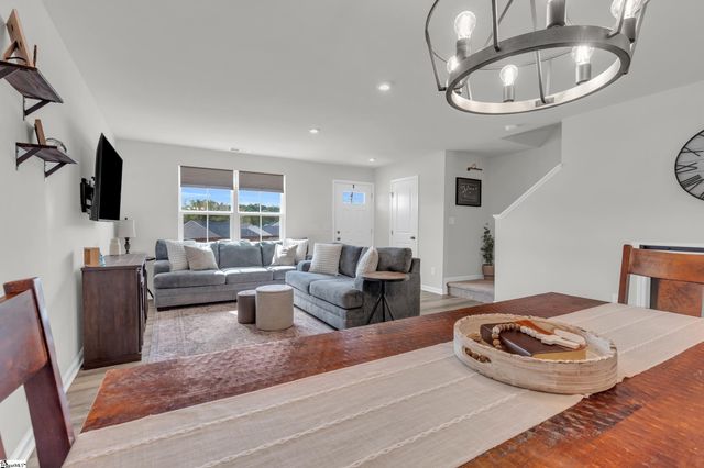 239 Burr Oak Lane, Piedmont, SC 29673