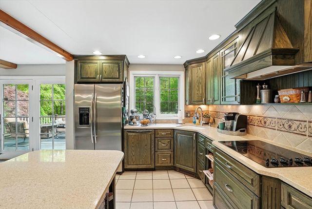56 Grafton Rd, Upton, MA 01568