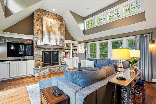 56 Grafton Rd, Upton, MA 01568