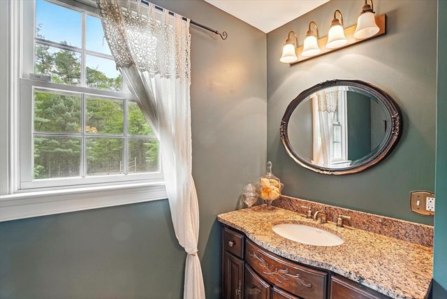 56 Grafton Rd, Upton, MA 01568