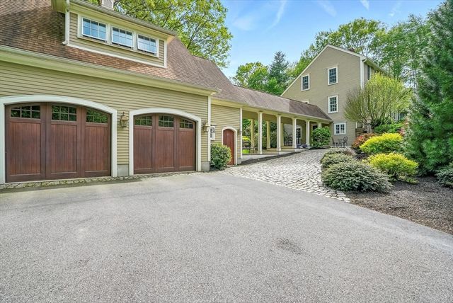 56 Grafton Rd, Upton, MA 01568