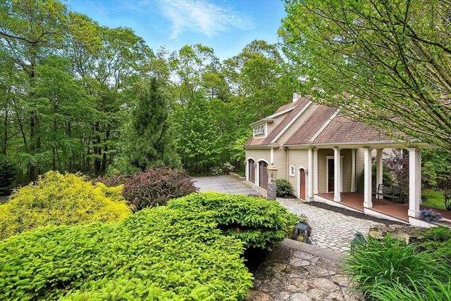 56 Grafton Rd, Upton, MA 01568