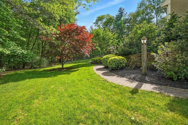 56 Grafton Rd, Upton, MA 01568