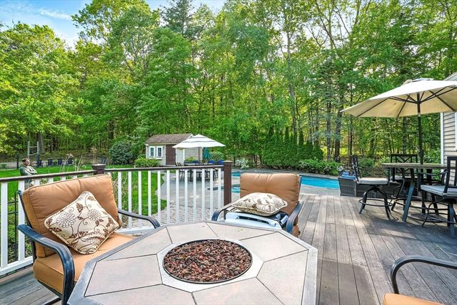 56 Grafton Rd, Upton, MA 01568