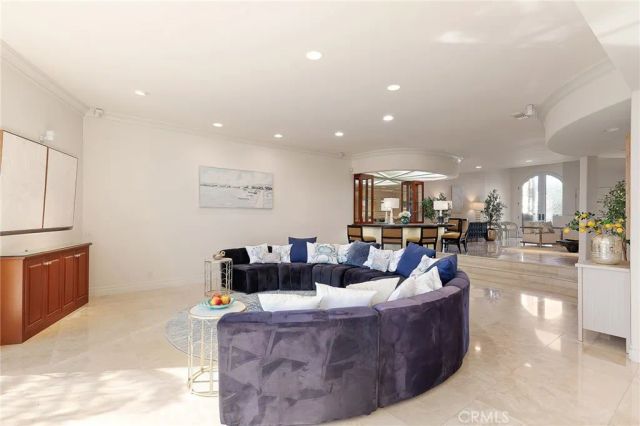 16181 Santa Barbara Lane, Huntington Beach, CA 92649
