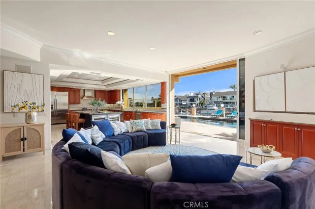 16181 Santa Barbara Lane, Huntington Beach, CA 92649