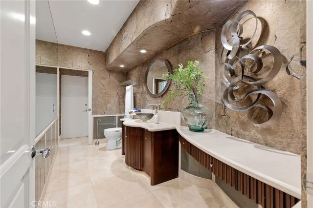 16181 Santa Barbara Lane, Huntington Beach, CA 92649