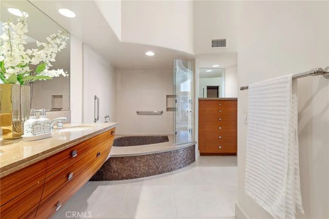 16181 Santa Barbara Lane, Huntington Beach, CA 92649