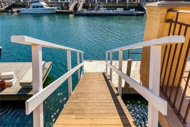 16181 Santa Barbara Lane, Huntington Beach, CA 92649