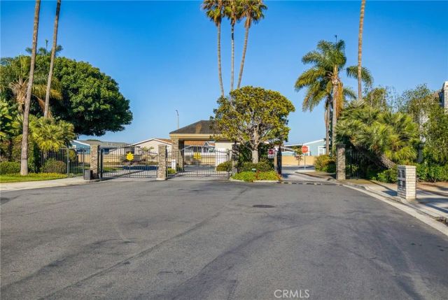 16181 Santa Barbara Lane, Huntington Beach, CA 92649