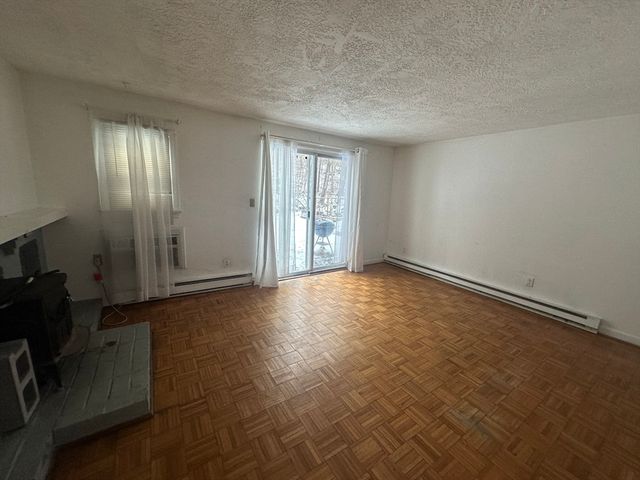 87 Phelps St 87, Marlborough, MA 01752