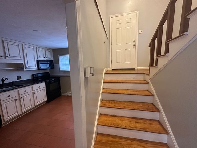 87 Phelps St 87, Marlborough, MA 01752