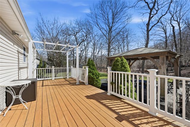 205 Great Rock Drive, Wading River, NY 11792