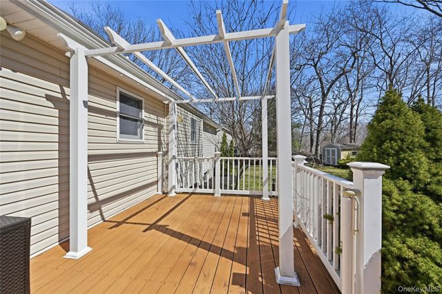 205 Great Rock Drive, Wading River, NY 11792