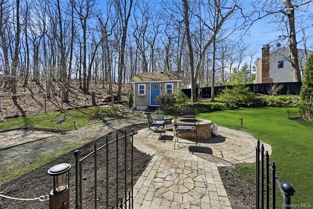 205 Great Rock Drive, Wading River, NY 11792