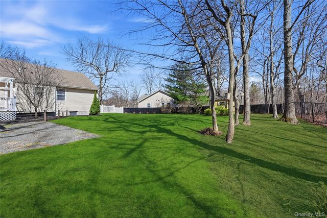205 Great Rock Drive, Wading River, NY 11792