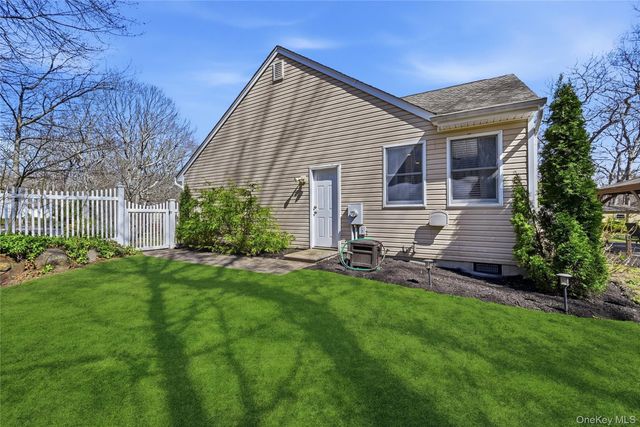 205 Great Rock Drive, Wading River, NY 11792
