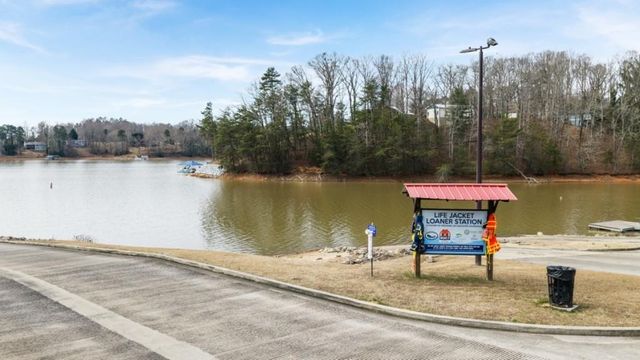 1837 Meadow Green Circle, Gainesville, GA 30501
