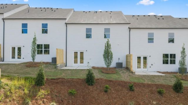 1837 Meadow Green Circle, Gainesville, GA 30501