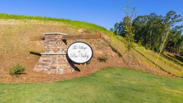 1837 Meadow Green Circle, Gainesville, GA 30501