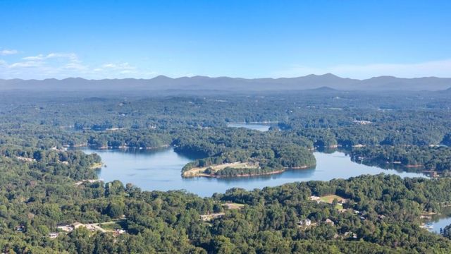 1837 Meadow Green Circle, Gainesville, GA 30501